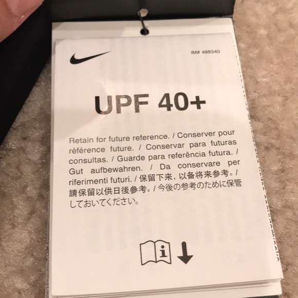 1 Hour NWT Nike fushia & black capri workout pants - Picture 3 of 7